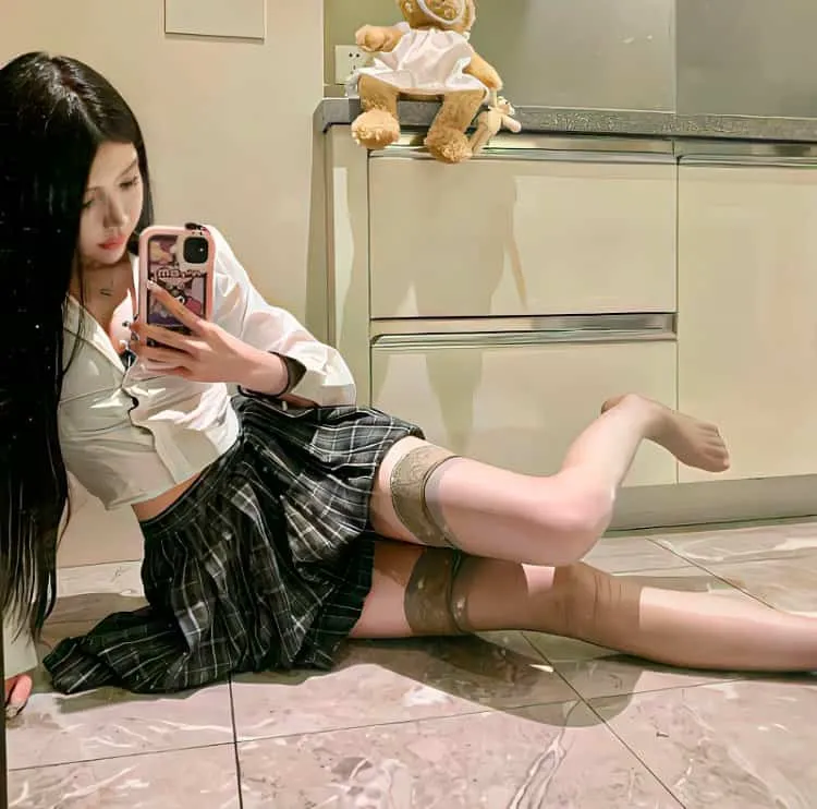 唯美纯爱片《花束般的恋爱》高清在线：百分百合拍的恋人，为何还是走向了分手？